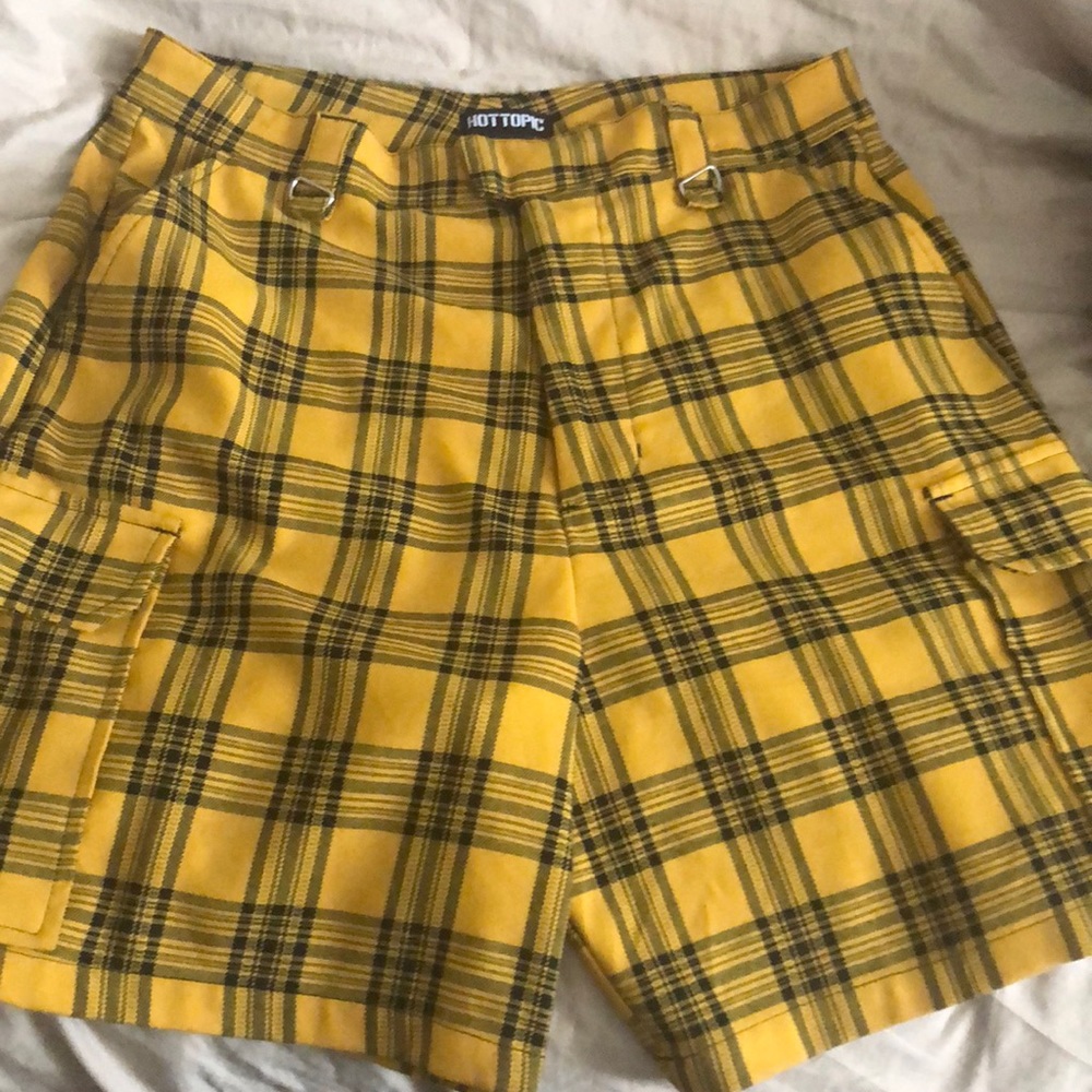 Yellow plaid hottopic shorts